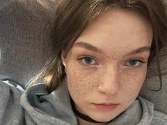 LateNightX - female with brown hair and  small tits webcam at xLoveCam