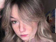 LateNightX - female with brown hair and  small tits webcam at xLoveCam