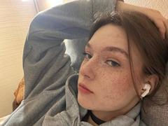 LateNightX - female with brown hair and  small tits webcam at xLoveCam