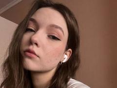 LateNightX - female with brown hair and  small tits webcam at xLoveCam