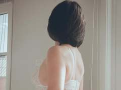 LatinLola - female with brown hair webcam at xLoveCam