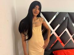 LatinMiaHot from xLoveCam