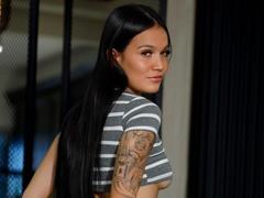 LatinPinkPussy - female with black hair webcam at xLoveCam