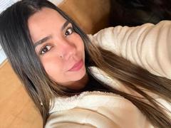 LatinaIu - female with black hair and  small tits webcam at xLoveCam