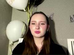 LatrinaBouffard - female with brown hair webcam at xLoveCam