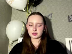 LatrinaBouffard - female with brown hair webcam at xLoveCam