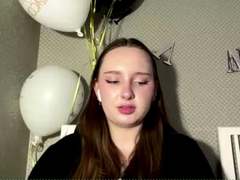 LatrinaBouffard - female with brown hair webcam at xLoveCam