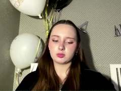 LatrinaBouffard - female with brown hair webcam at xLoveCam