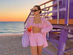 LatrinaBouffard - female with brown hair webcam at xLoveCam