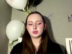 LatrinaBouffard - female with brown hair webcam at xLoveCam