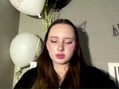 LatrinaBouffard - female with brown hair webcam at xLoveCam