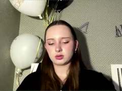 LatrinaBouffard - female with brown hair webcam at xLoveCam