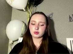 LatrinaBouffard - female with brown hair webcam at xLoveCam