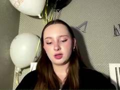 LatrinaBouffard - female with brown hair webcam at xLoveCam