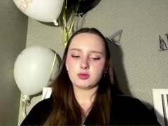LatrinaBouffard - female with brown hair webcam at xLoveCam