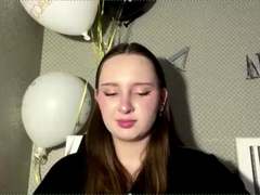 LatrinaBouffard - female with brown hair webcam at xLoveCam