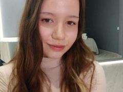 LauraBennett-hot - female with brown hair webcam at xLoveCam