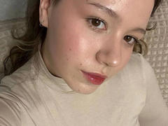 LauraBennett-hot - female with brown hair webcam at xLoveCam