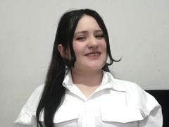 LauraCastillox from xLoveCam
