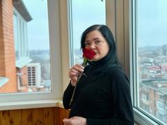 LauraFinn - female with black hair and  big tits webcam at xLoveCam