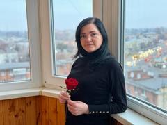 LauraFinn - female with black hair and  big tits webcam at xLoveCam