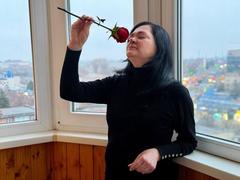 LauraFinn - female with black hair and  big tits webcam at xLoveCam