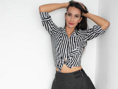 LauraFox - female with brown hair and  big tits webcam at xLoveCam