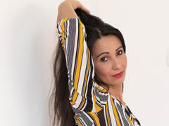 LauraFox - female with brown hair and  big tits webcam at xLoveCam