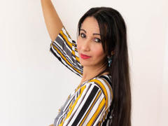 LauraFox - female with brown hair and  big tits webcam at xLoveCam