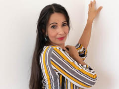 LauraFox - female with brown hair and  big tits webcam at xLoveCam