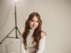 LauraHlot from xLoveCam