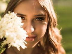 LauraHlot - blond female with  small tits webcam at xLoveCam