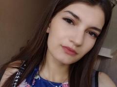 LauraLee69 - female with brown hair webcam at xLoveCam