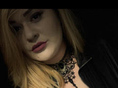 LauraSinner - blond female with  big tits webcam at xLoveCam