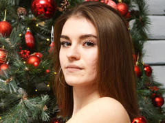 LauraParsons - female with brown hair webcam at LiveJasmin