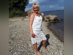 LauraXBerry from xLoveCam