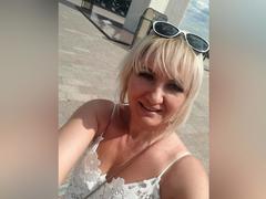 LauraXBerry - blond female webcam at xLoveCam