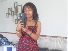 LauralaQueen - female webcam at xLoveCam