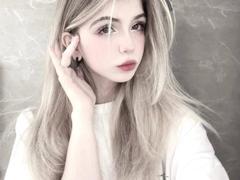 LauraleePenderel - female with brown hair webcam at xLoveCam