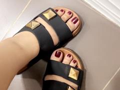 Laureenn - female with black hair webcam at xLoveCam