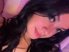 Laureenn - female with black hair webcam at xLoveCam
