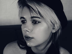 LaurenceCloud - blond female webcam at xLoveCam
