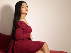 laurenelovee - female with brown hair webcam at ImLive
