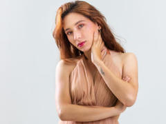 LauretBellucci - female with brown hair webcam at ImLive