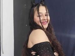 LauretMorras from xLoveCam