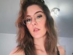 LauryDiamond-hot - female with brown hair webcam at xLoveCam