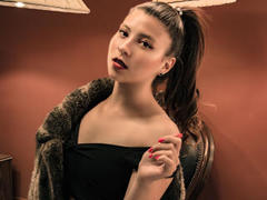 LaurynSwan - female with black hair webcam at LiveJasmin