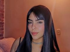 LaurynBm - female with black hair and  big tits webcam at xLoveCam