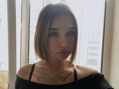 LavetaGurule - female with brown hair webcam at xLoveCam