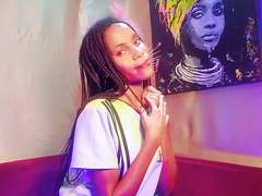 LavyNazier - female with black hair webcam at xLoveCam